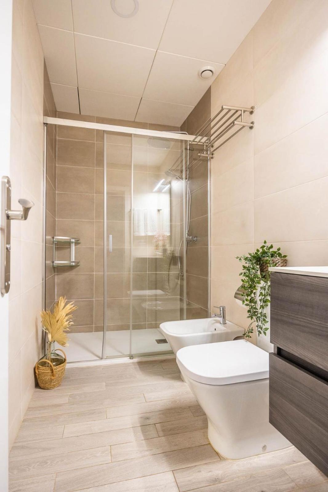 Apartamento Bc2 Aparcamiento Incluido 2d&2b Renovado Junto A Muralla Macarena E Isla Mágica